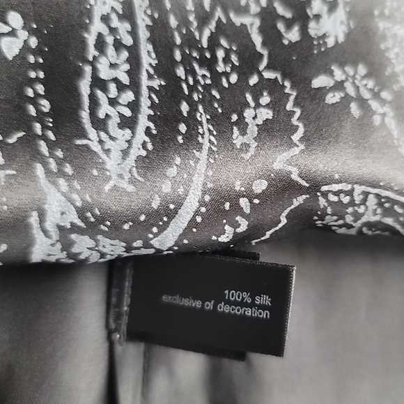 NWOT The Limited Silk V-Neck Black/ Gray Women's Top, Size M - Picture 10 of 12